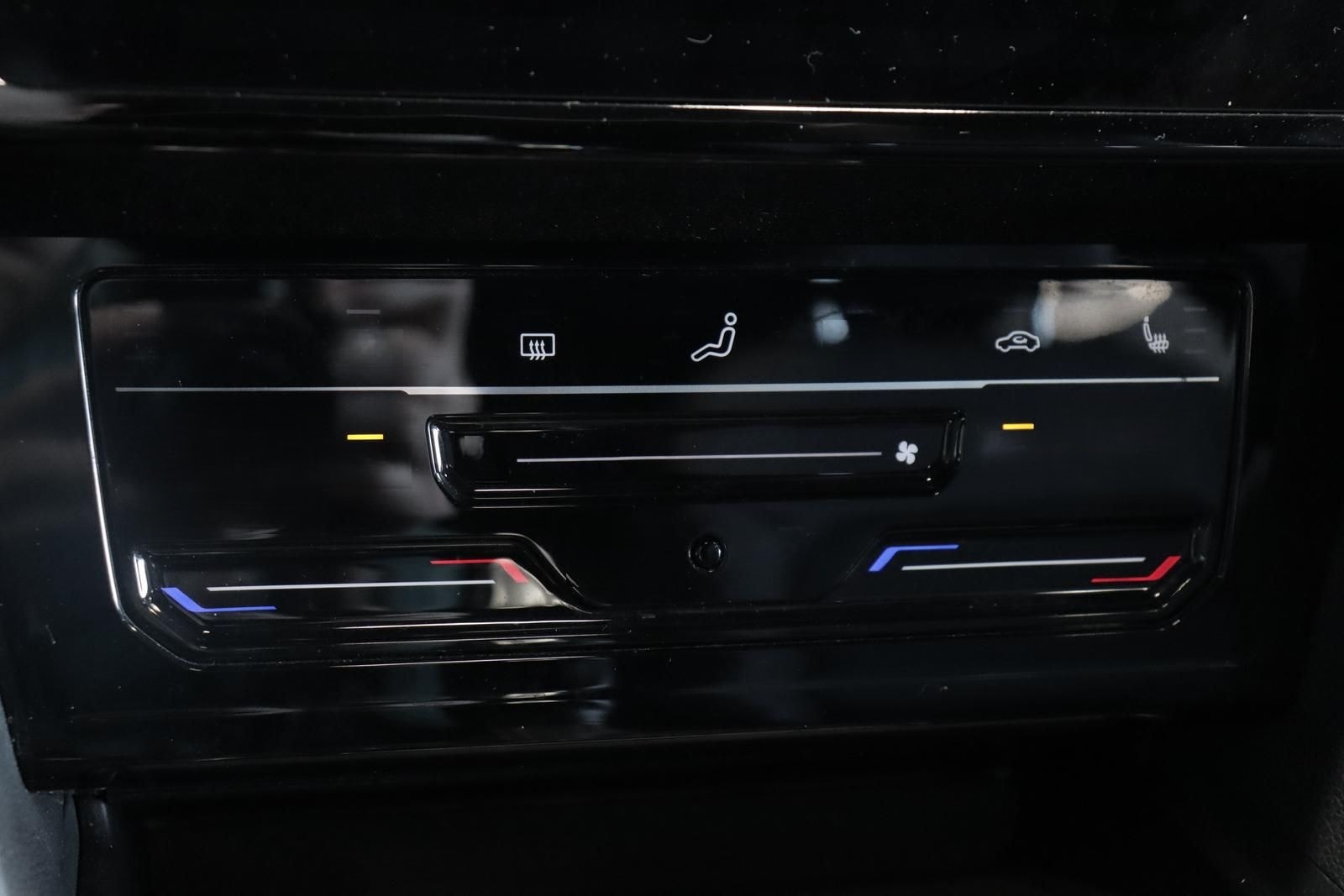 Volkswagen Passat Variant 2.0 TDI Business*R-LINE*PANO*AHK* foto 15