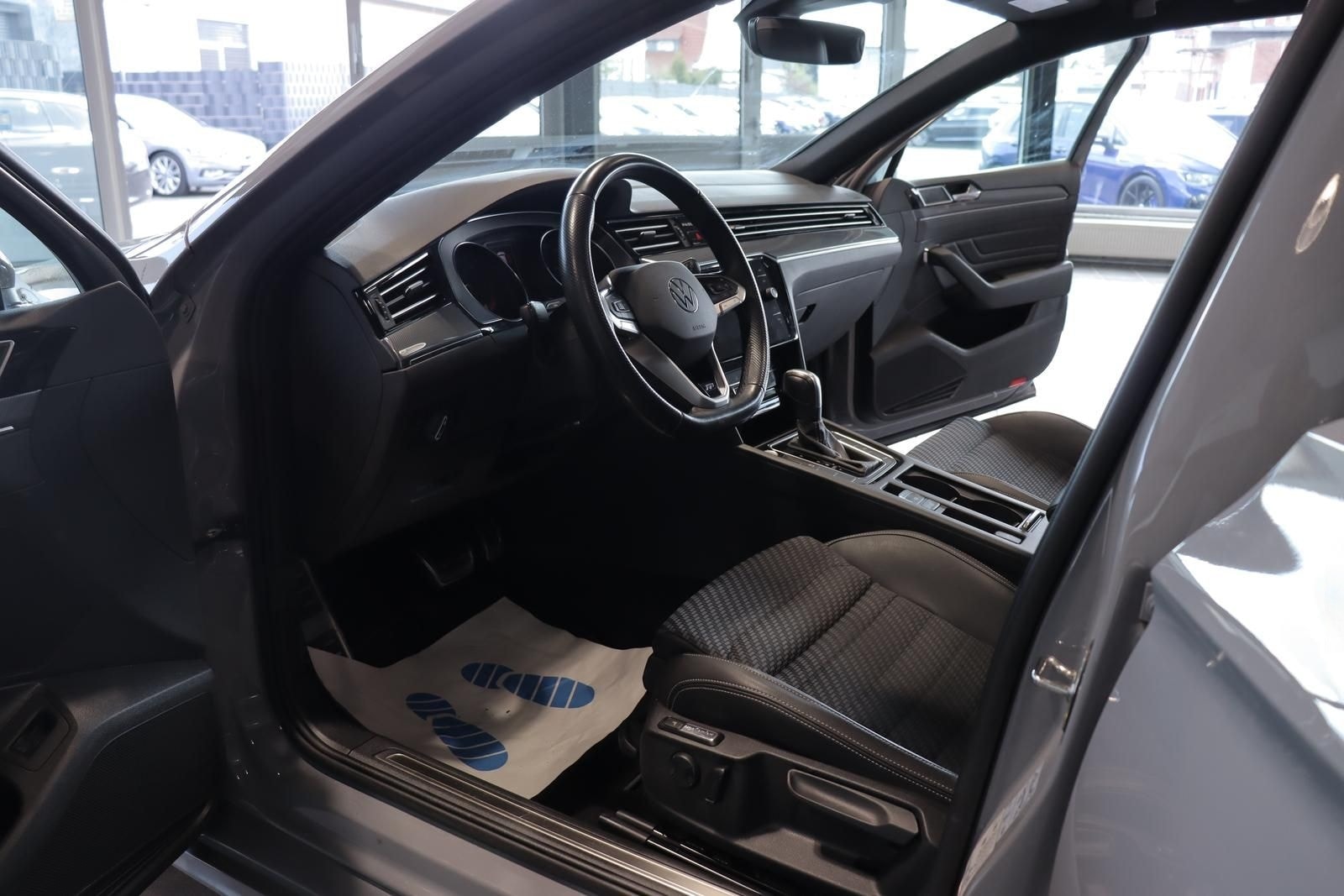 Volkswagen Passat Variant 2.0 TDI Business*R-LINE*PANO*AHK* foto 9