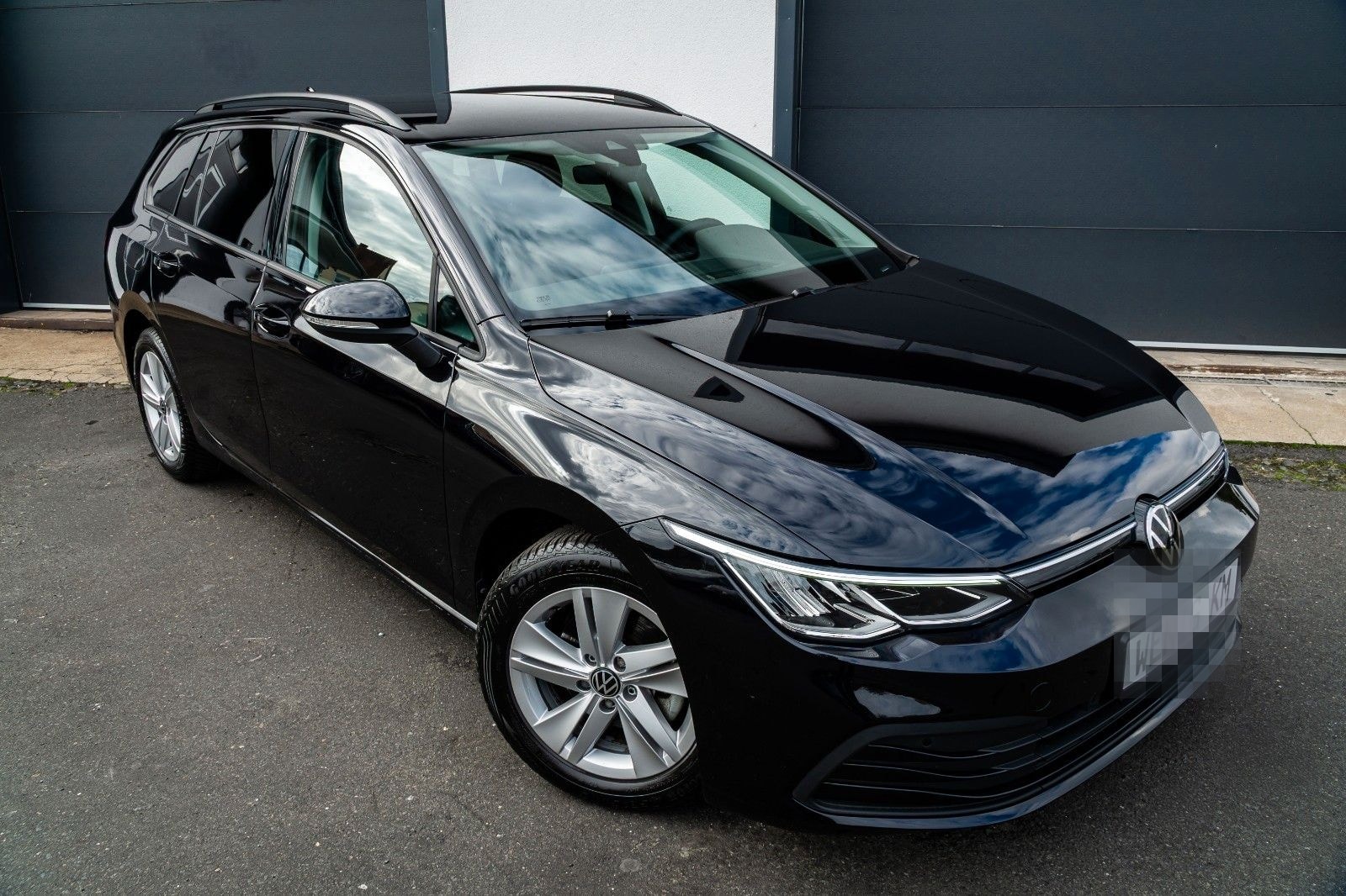 Volkswagen Golf VIII - 1.0Tsi/6gang/Kamera/Virtual/Led/Navi foto 1