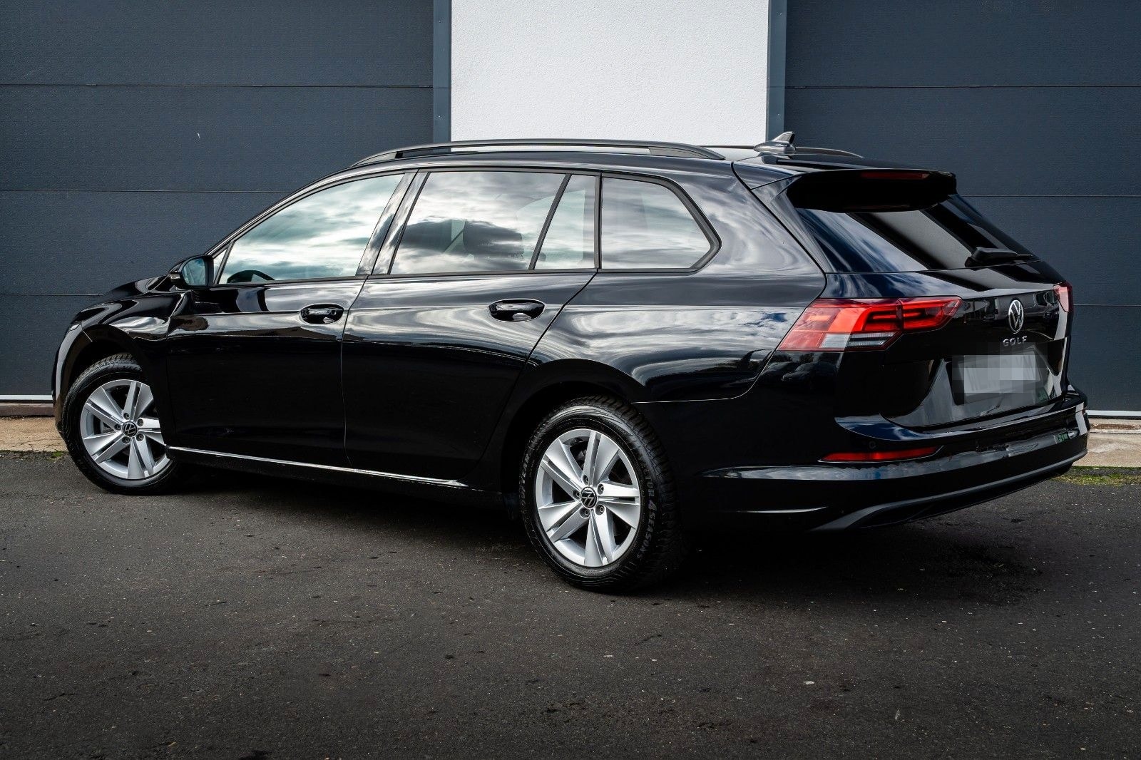 Volkswagen Golf VIII - 1.0Tsi/6gang/Kamera/Virtual/Led/Navi foto 5