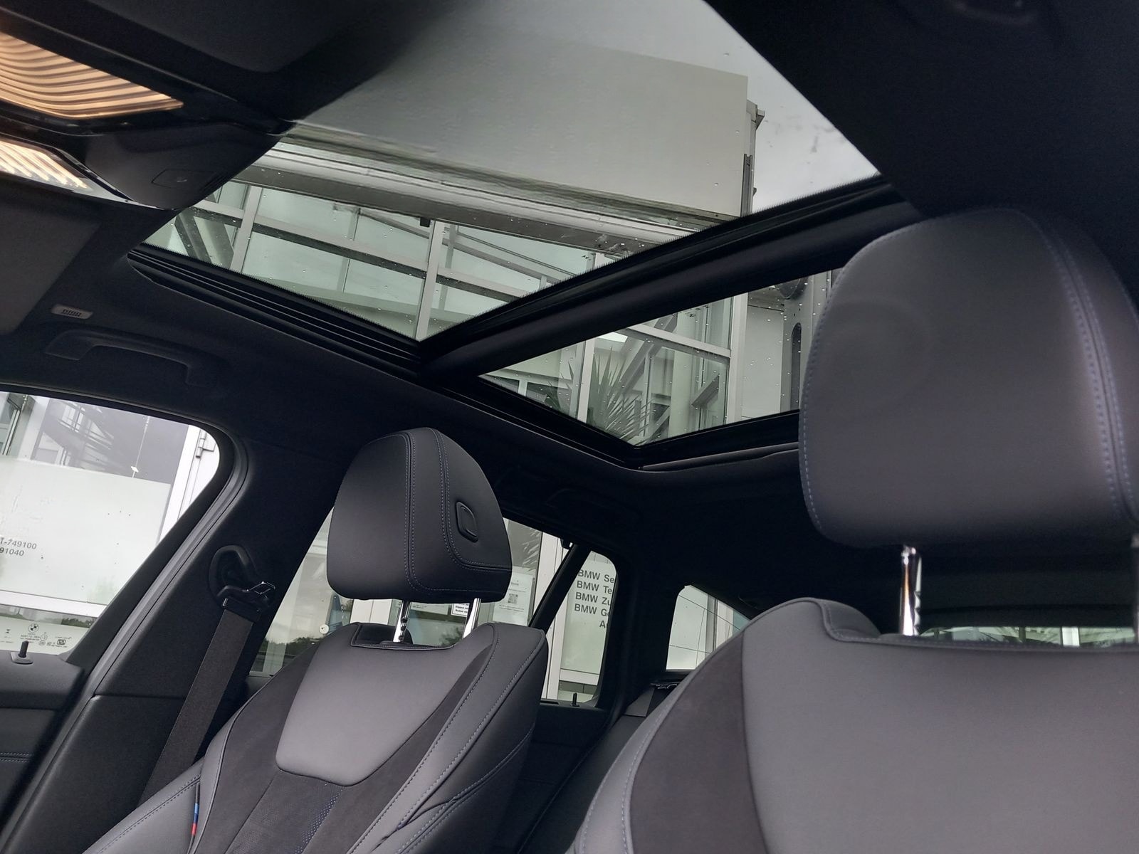 BMW 320d Touring Aut MSport AHK Panorama LED DriveAs foto 9