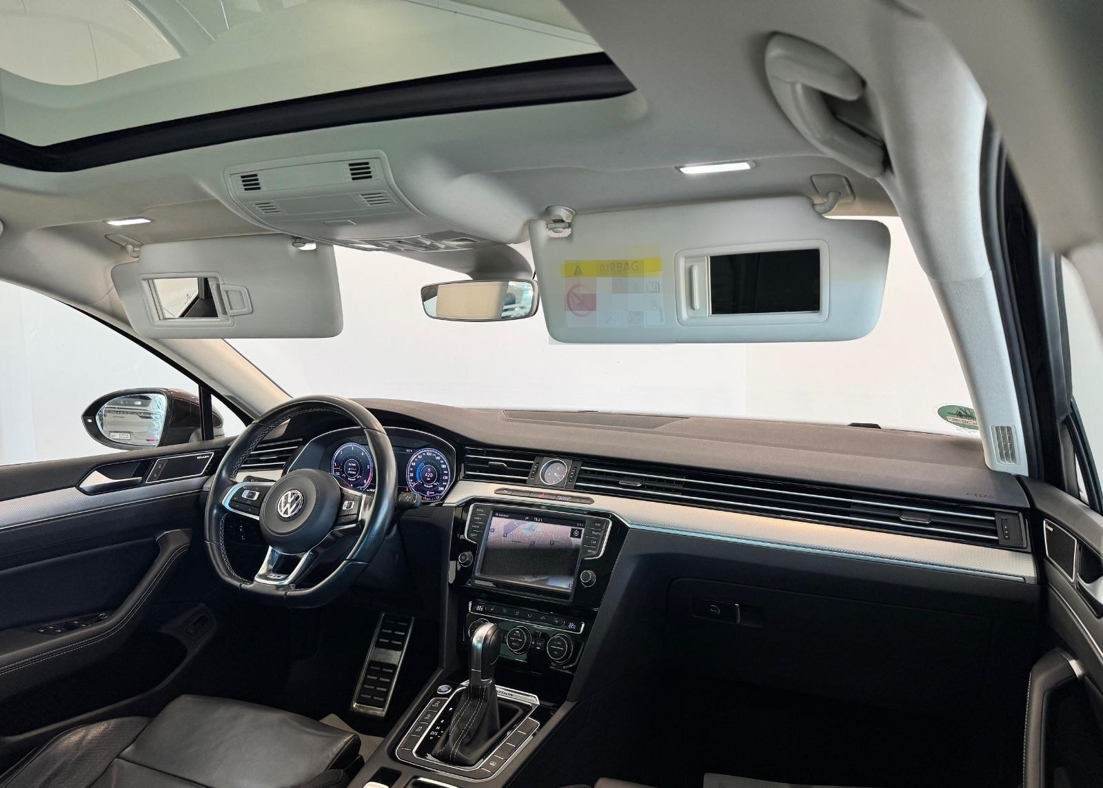 Volkswagen Passat 2.0 TDI R-Line 4Motion/AHK/STANDHZG/ACC/ foto 2