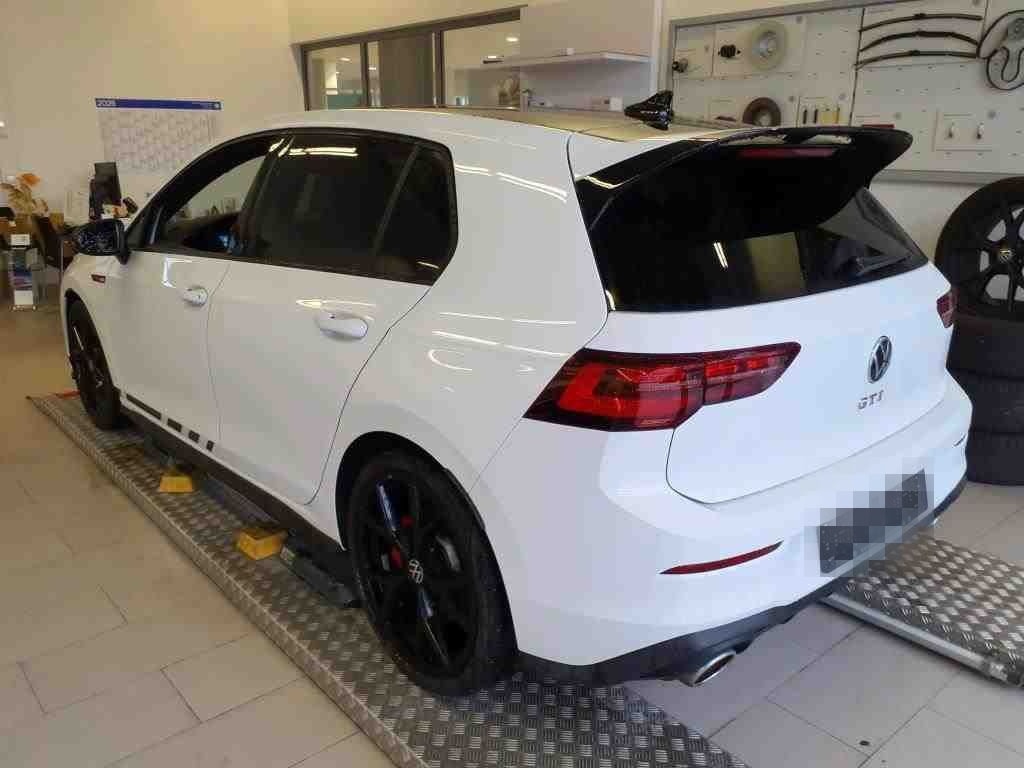 Volkswagen Golf VIII 2.0 TSI GTI Clubsport MATRIX-LED PANO foto 4