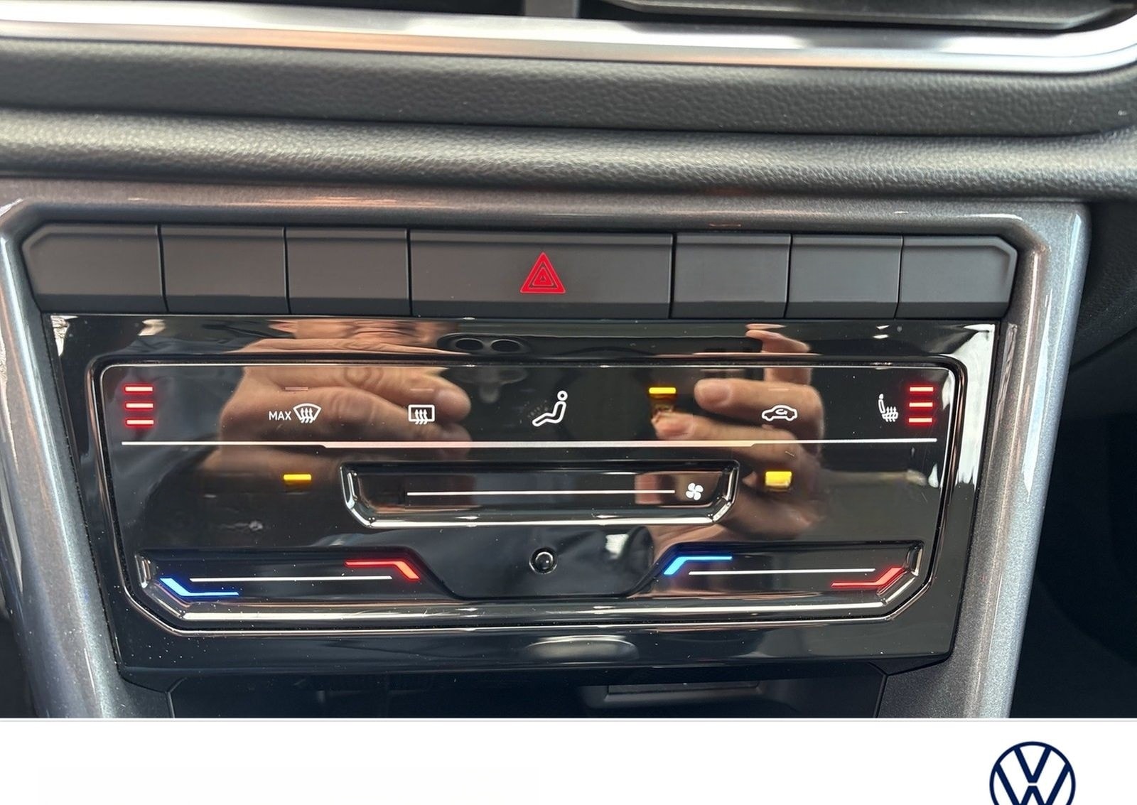 Volkswagen T-Roc 1.0 STYLE PANO AHK CAM ACC LM17 NAVI LED+ foto 13