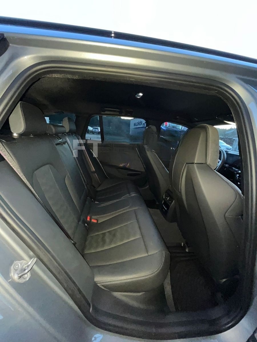 BMW M3 Touring xDrive Competition M foto 10