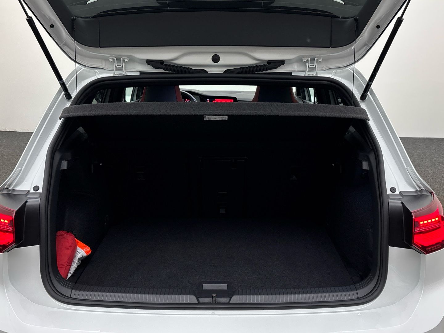 Volkswagen Golf VIII GTI Clubsport 2.0 TSI Matrix Pano. ACC foto 13