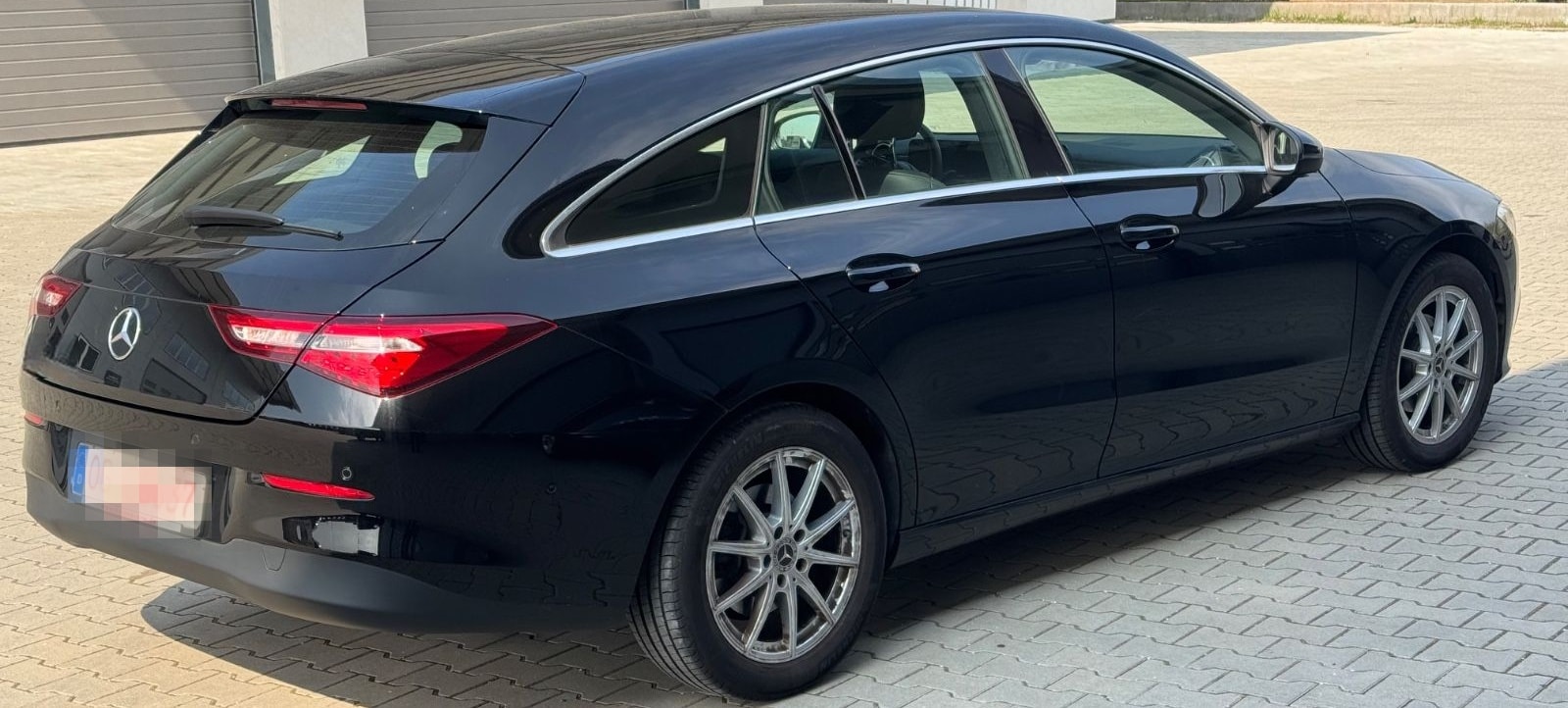 Mercedes-Benz CLA 180 Shooting Brake Motor 1,332 cm  Coc Leder foto 2