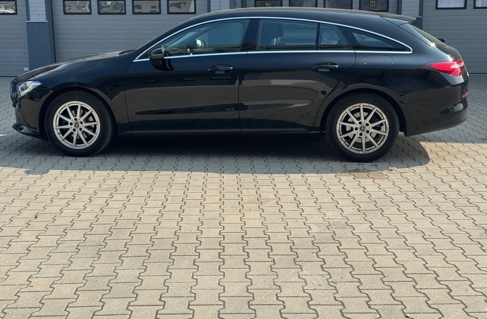 Mercedes-Benz CLA 180 Shooting Brake Motor 1,332 cm  Coc Leder foto 18