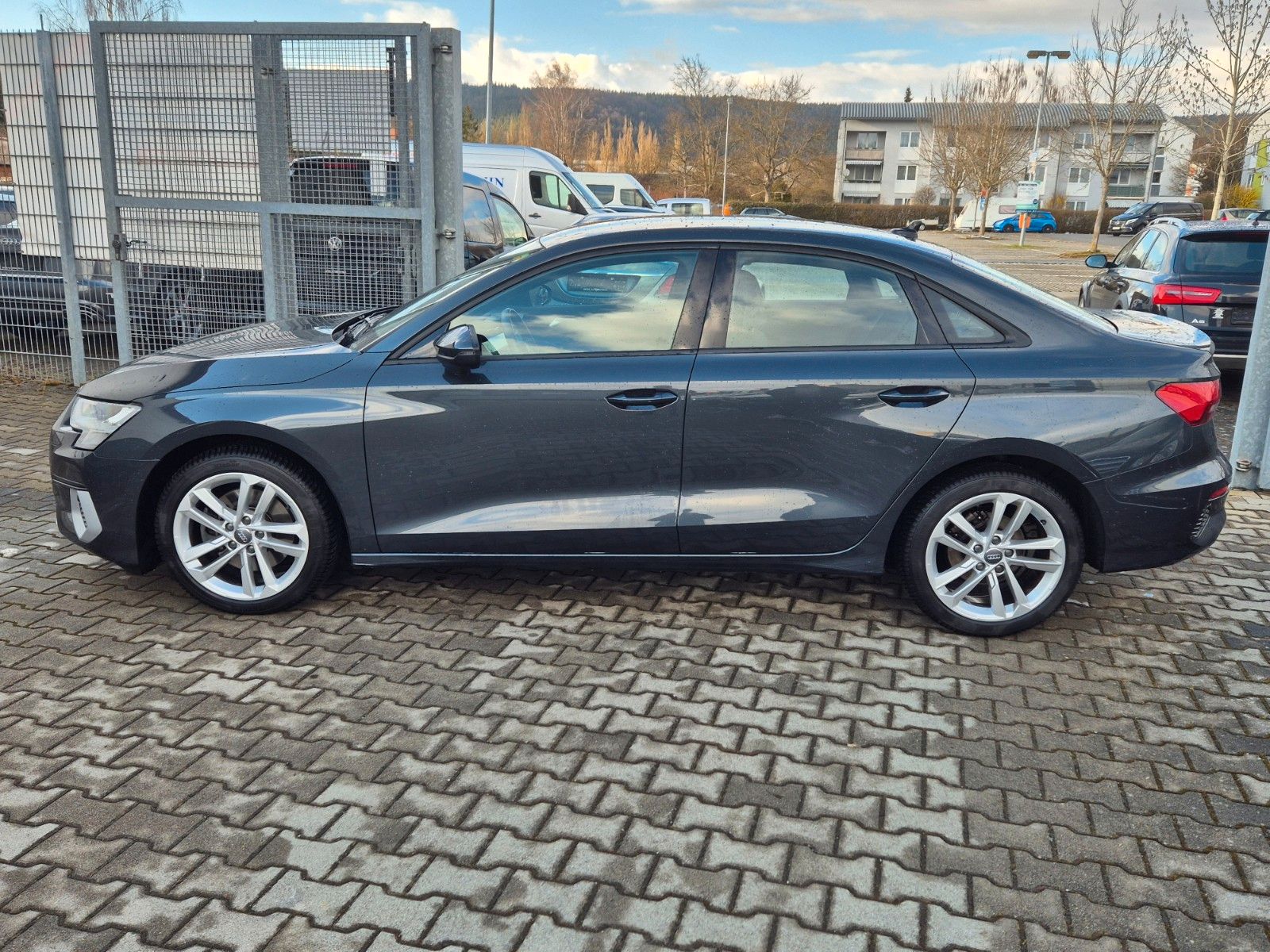 Audi A3 30 TFSI Limo advanced 1.Hand LED SHZ SPUR AHK foto 7