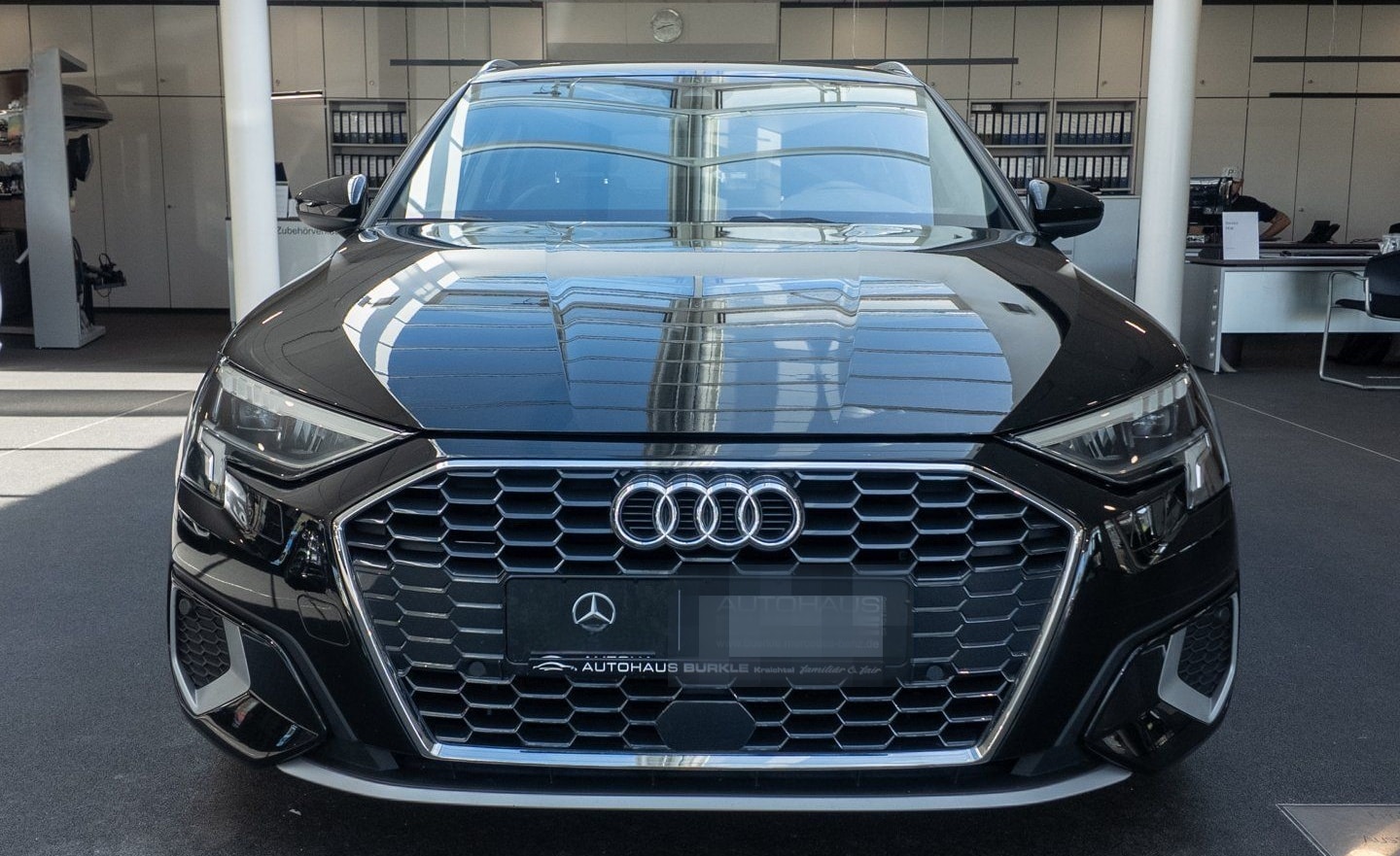 Audi A3 35 TFSI Sportback,advanced,LED,AHK,MMI,18Zoll foto 2