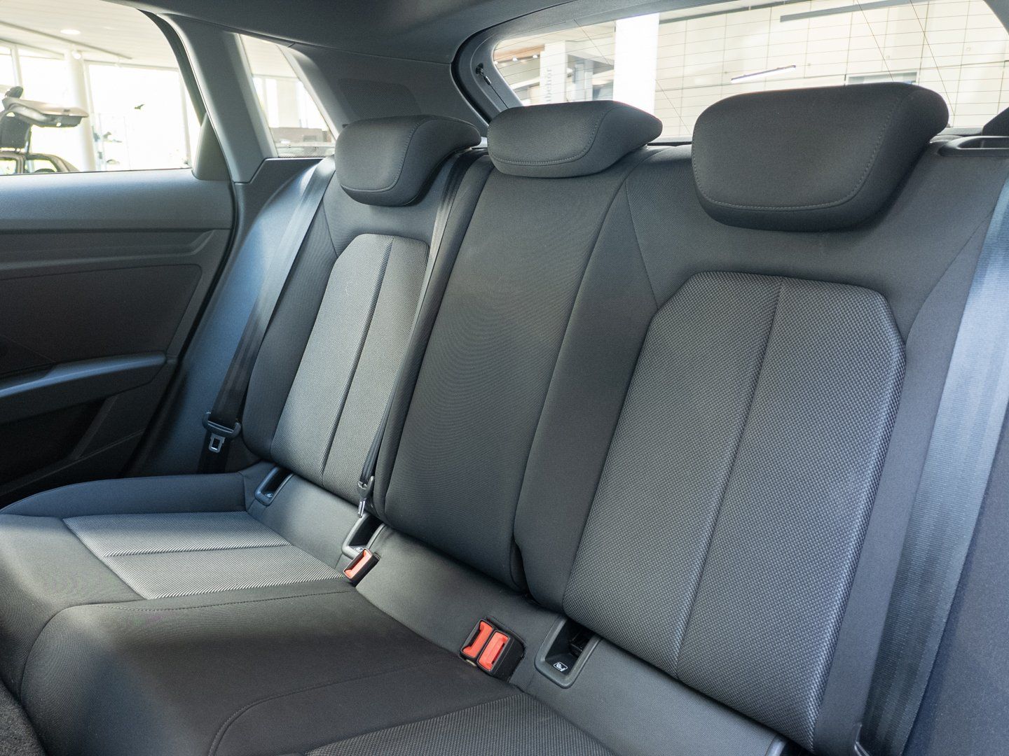 Audi A3 35 TFSI Sportback,advanced,LED,AHK,MMI,18Zoll foto 24