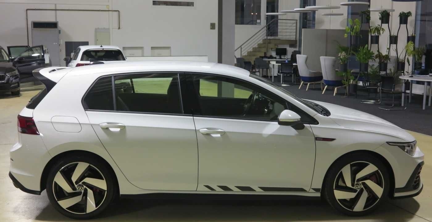 Volkswagen Golf VIII GTI 2.0 TSI OPF DSG7 Clubsport LM18 foto 13