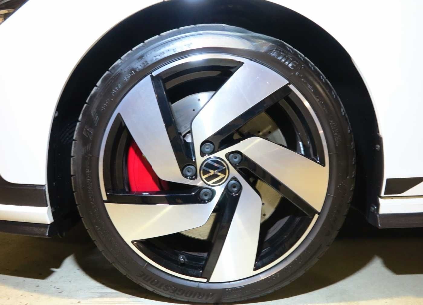 Volkswagen Golf VIII GTI 2.0 TSI OPF DSG7 Clubsport LM18 foto 21