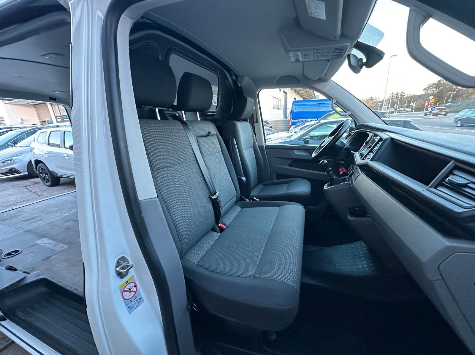 Volkswagen T6 Transporter Kasten Lang*NAVI*KLIMA* foto 12