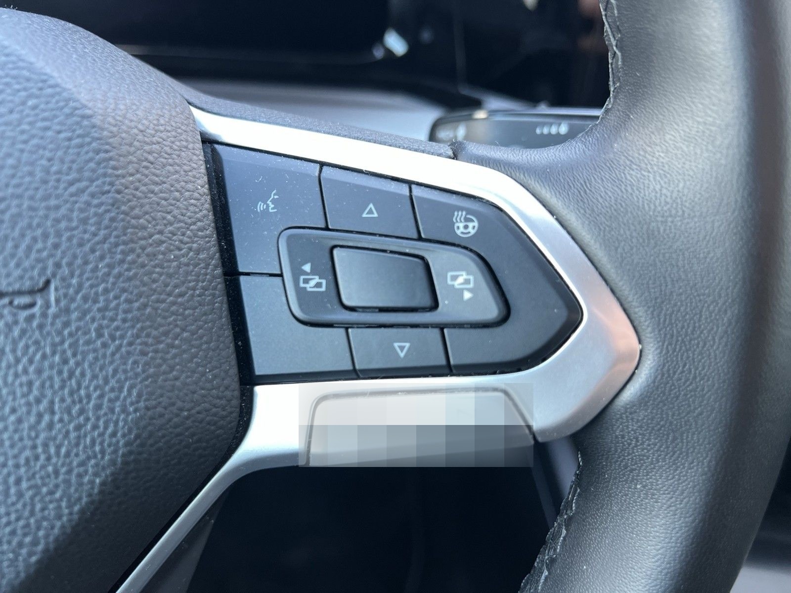 Volkswagen Golf VIII Lim. 1.5 TSI ACTIVE STHZ LED+ HuD RFK foto 12