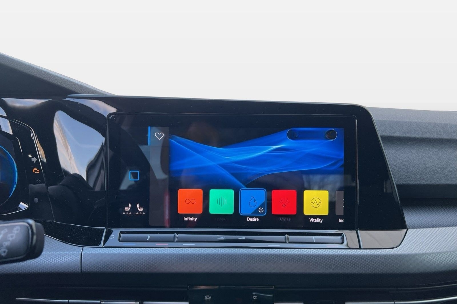 Volkswagen Golf VIII Lim. 1.5 TSI ACTIVE STHZ LED+ HuD RFK foto 16