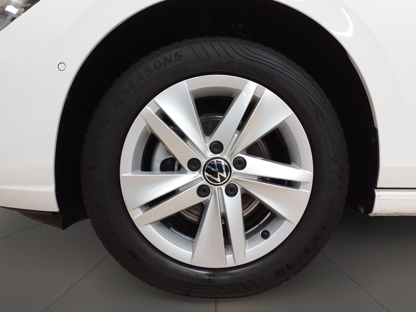 Volkswagen Golf VIII 1.5TSI Life *Navi*LED*Sitzhzg*ACC* foto 7