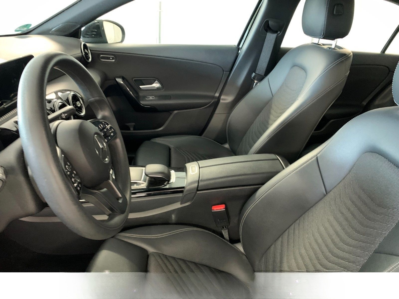 Mercedes-Benz A 250 e Kam Stufenheck Limousine Teilleder Navi foto 8