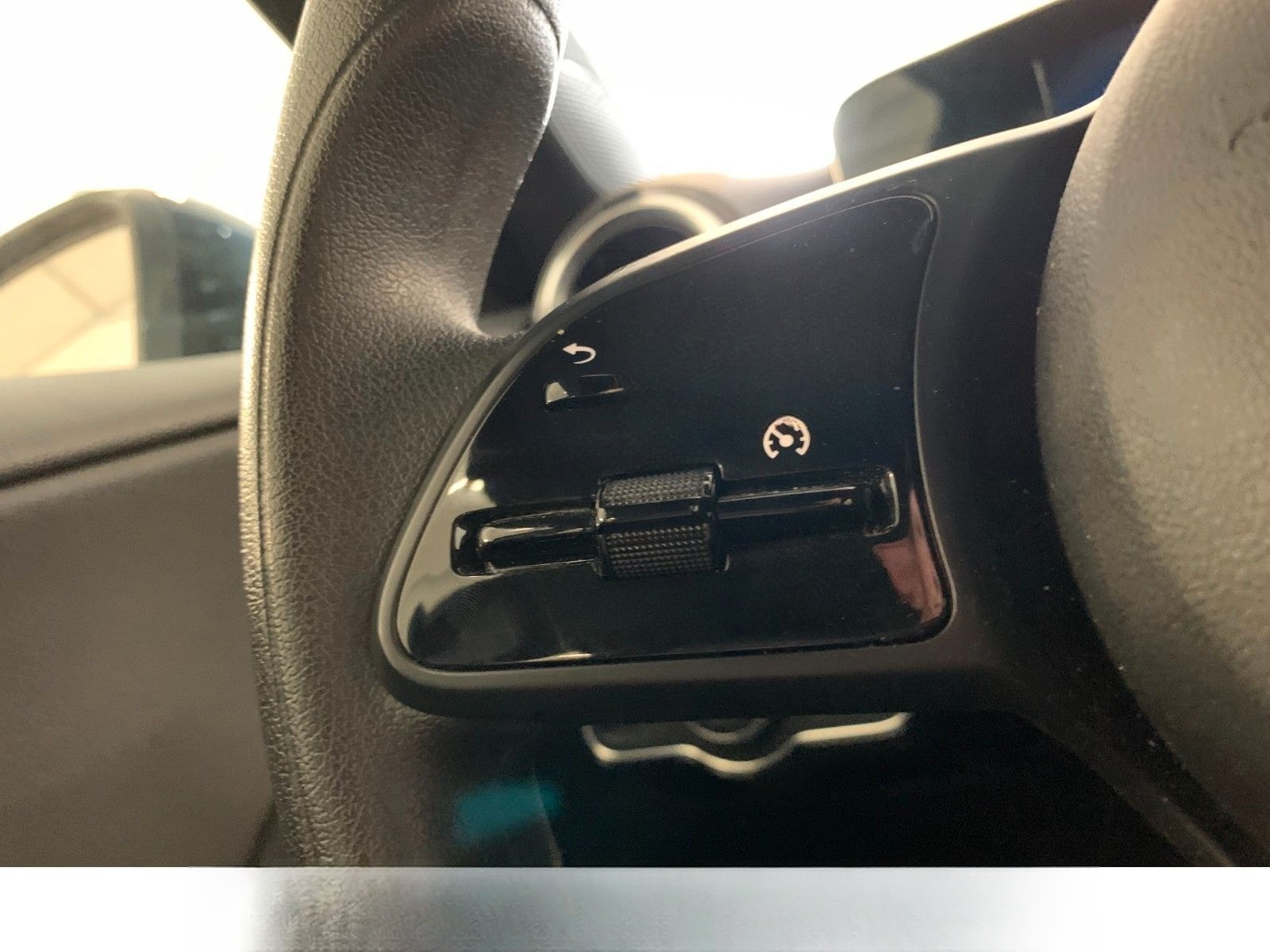 Mercedes-Benz A 250 e Kam Stufenheck Limousine Teilleder Navi foto 10