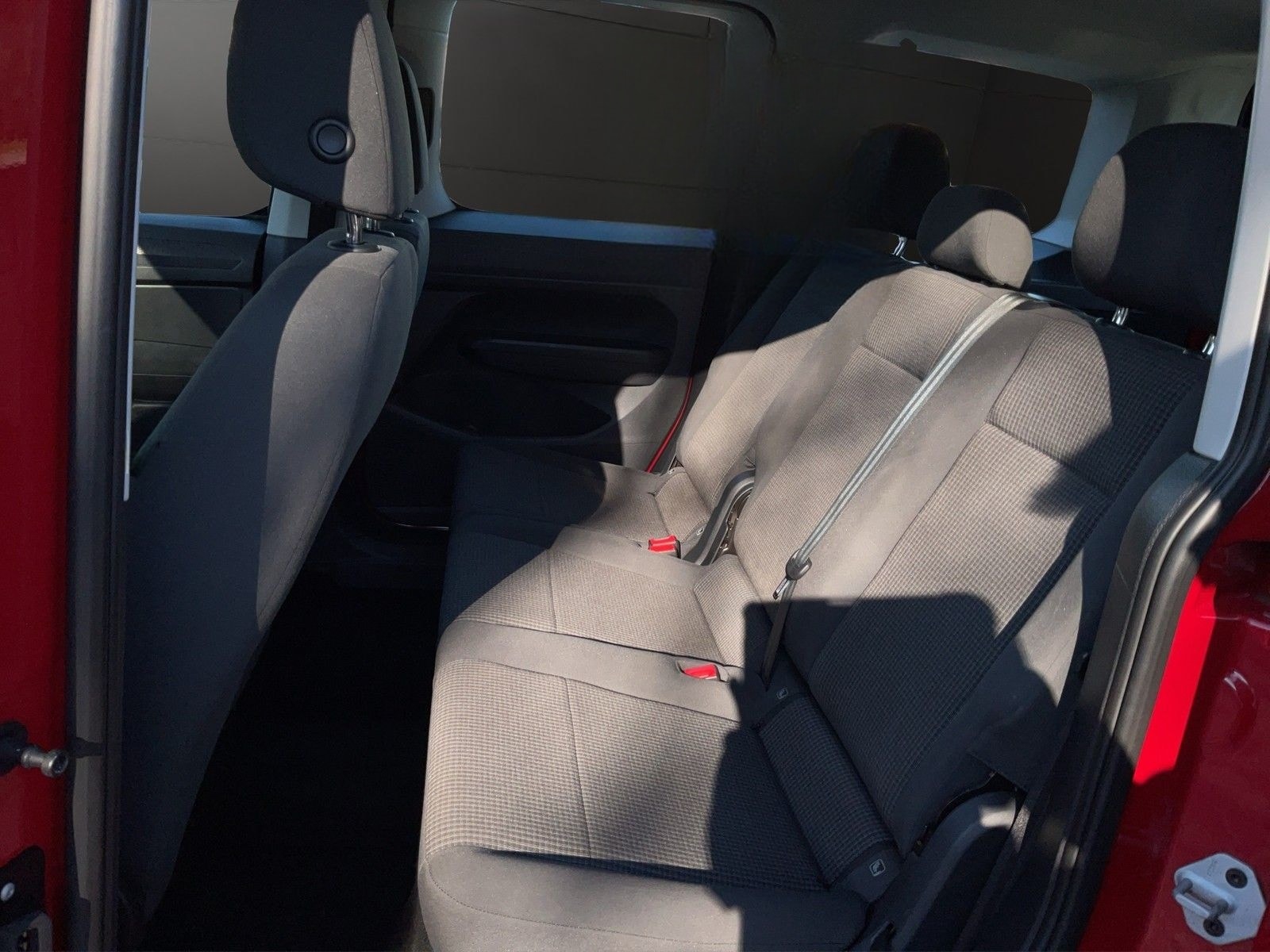 Volkswagen Caddy 2.0 TDI Klima Frontassist GRA foto 14