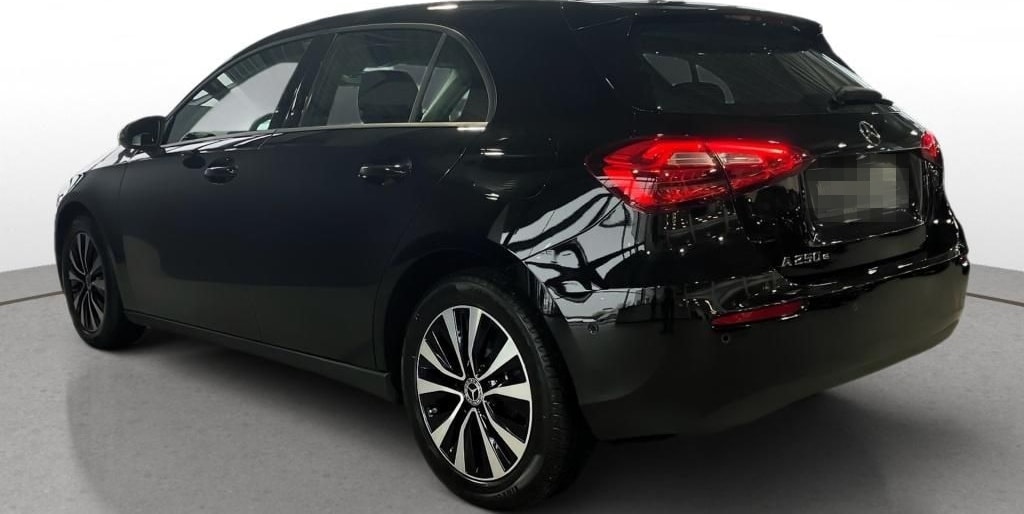 Mercedes-Benz A 250 e MBUX+Navi-Plus+PDC+SHZ+DAB+Ad. Soundsys. foto 7