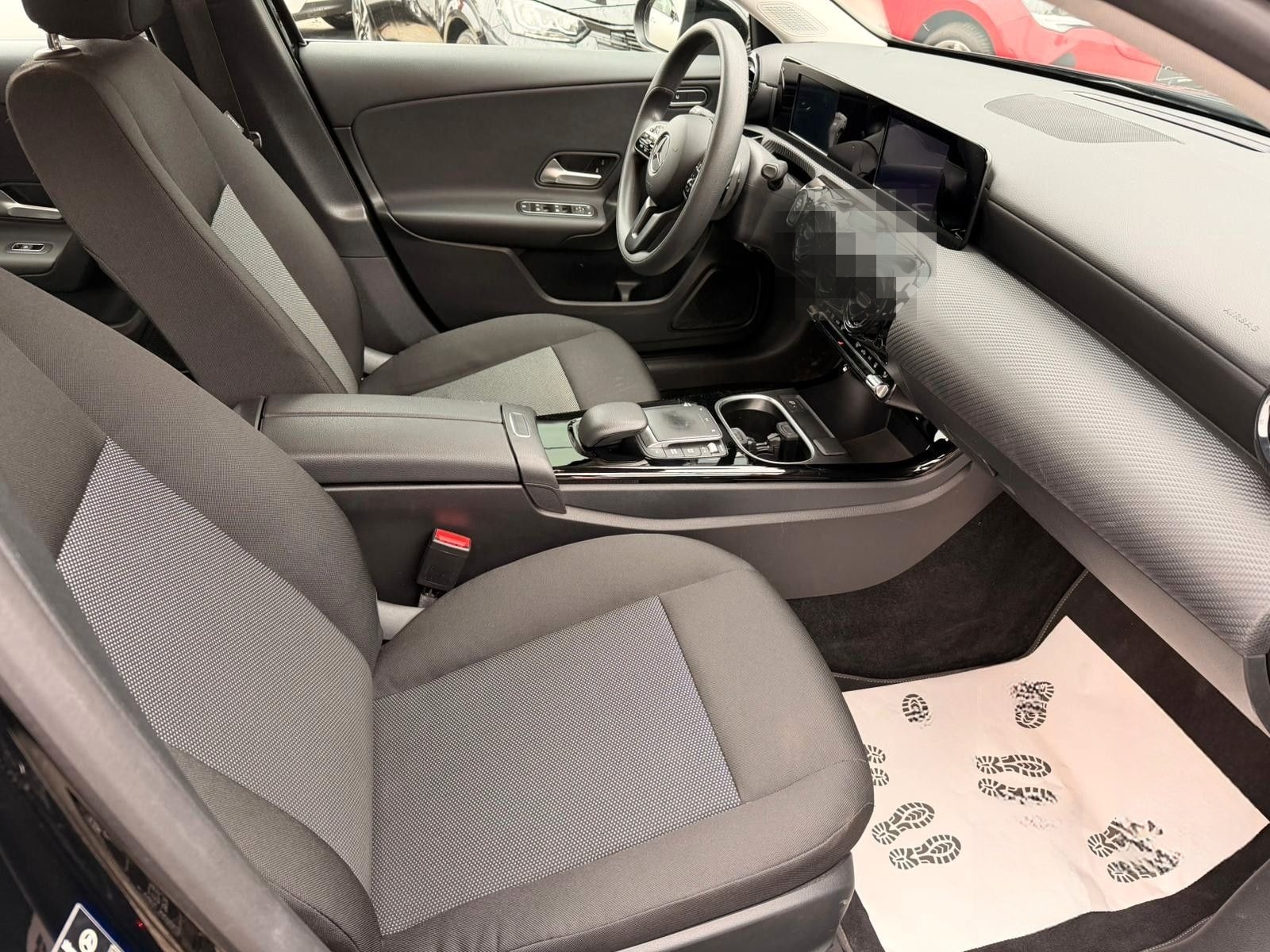 Mercedes-Benz A 250e 1.3L Hybrid SHZ NAV CARPLAY foto 11