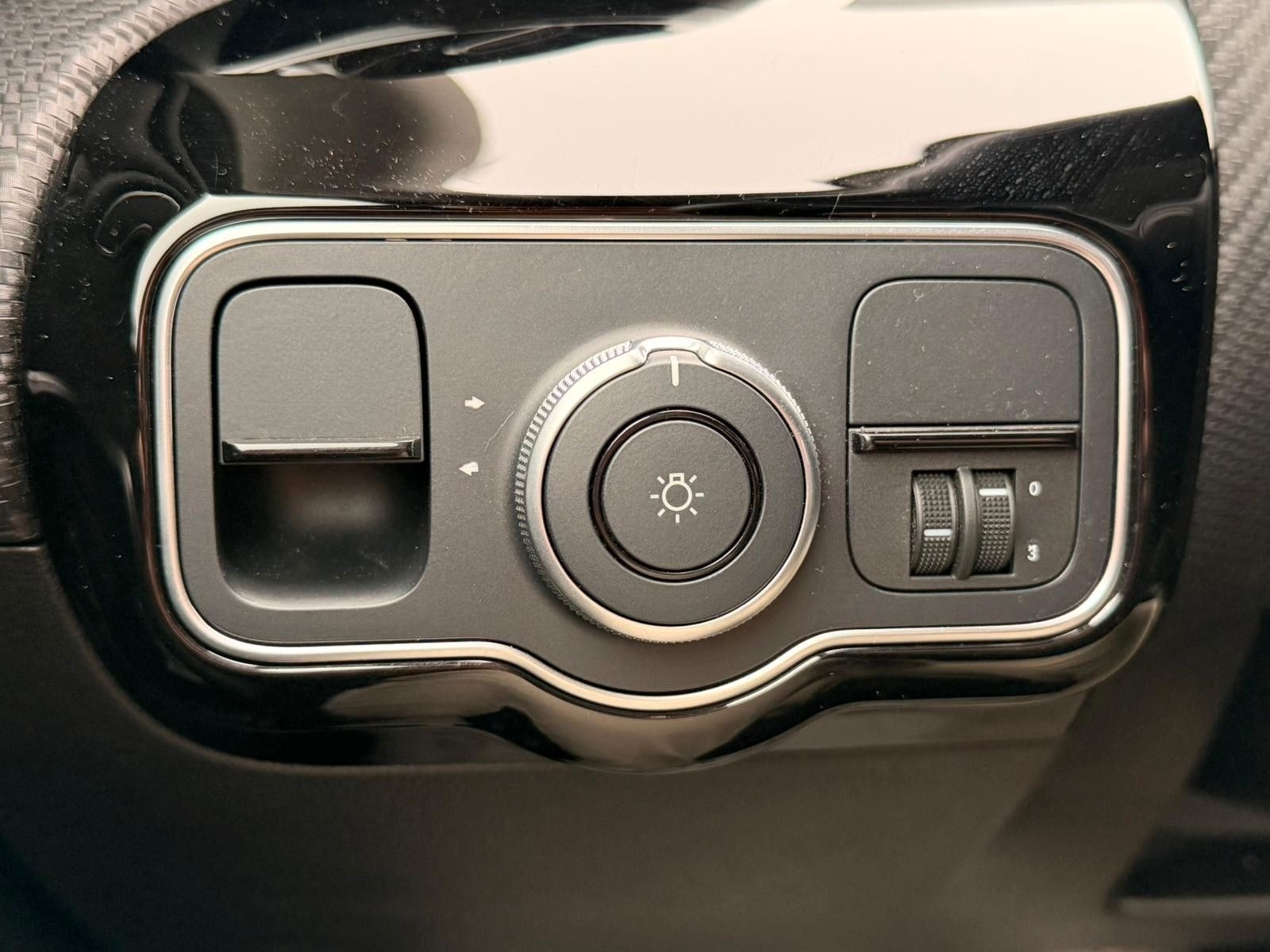 Mercedes-Benz A 250e 1.3L Hybrid SHZ NAV CARPLAY foto 21