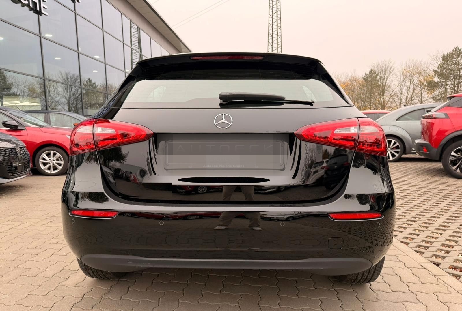 Mercedes-Benz A 250e 1.3L Hybrid SHZ NAV CARPLAY foto 5