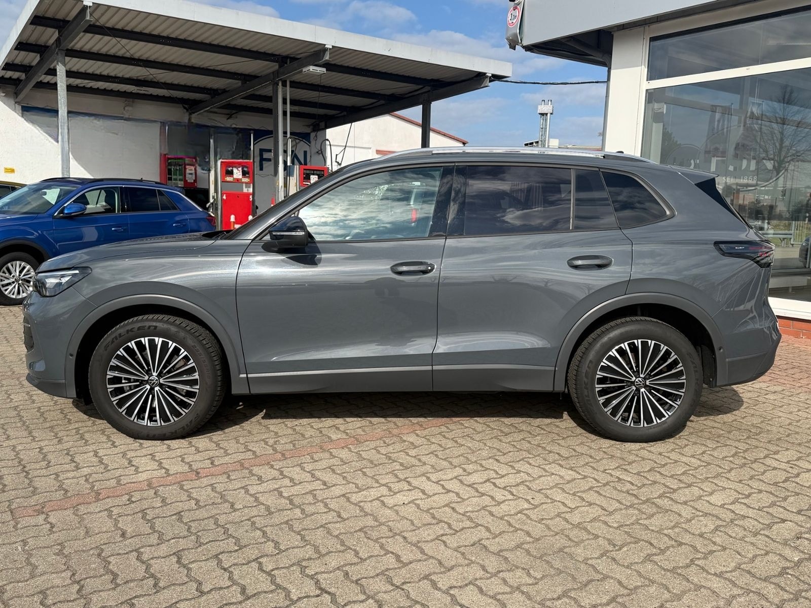 Volkswagen Tiguan 2.0 TDI DSG Matrix 360° AHK Keyless HeadU foto 3