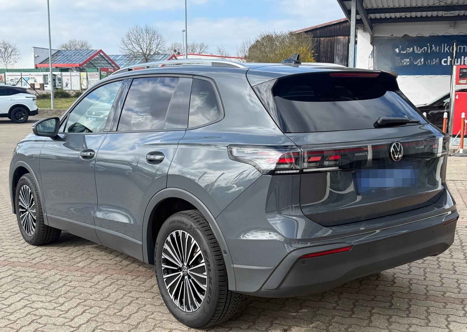 Volkswagen Tiguan 2.0 TDI DSG Matrix 360° AHK Keyless HeadU foto 4