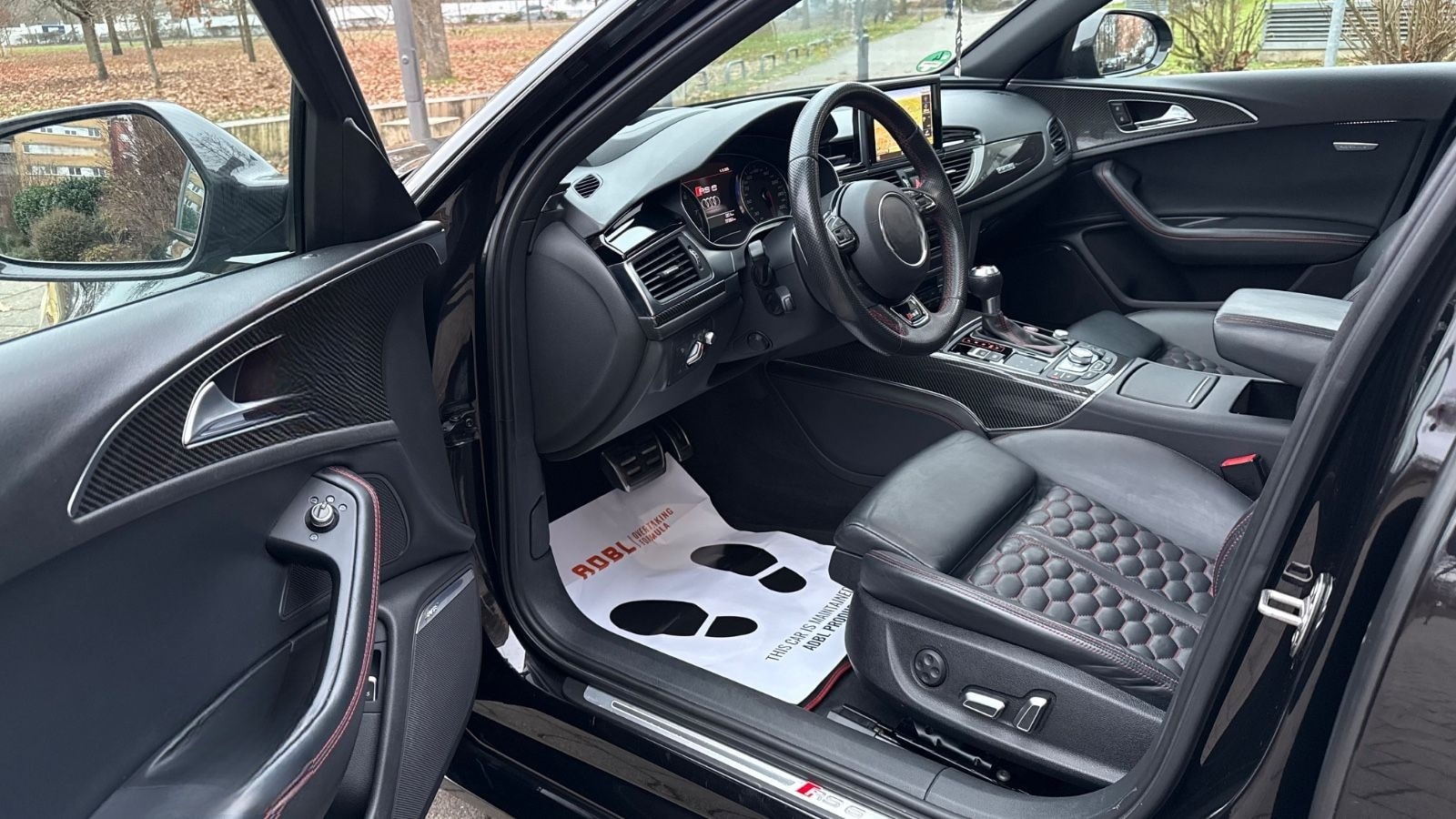 Audi RS6 Avant 4.0 TFSI Quattro/Audi Exclusive/Carbon foto 10