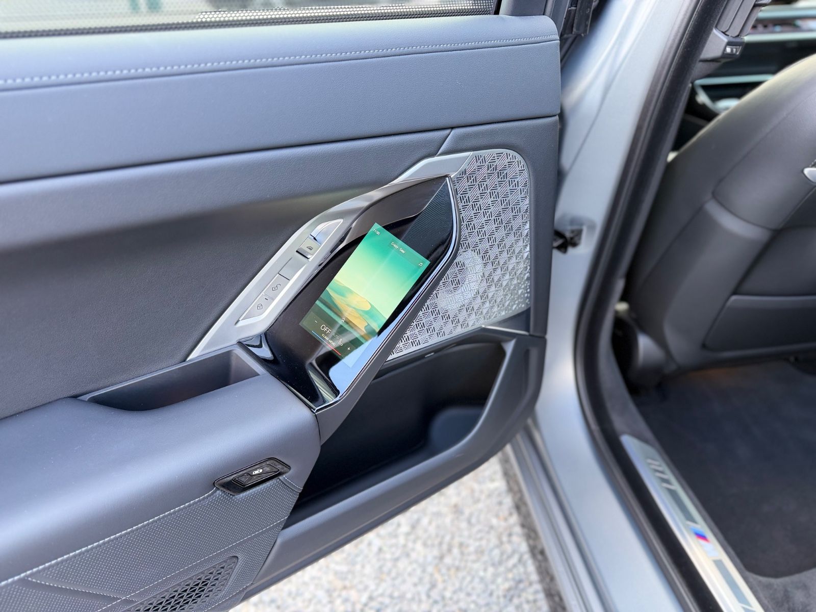 BMW 740 d xDrive M Sport+LED+PANO+LEDER+B&W+STAND foto 12