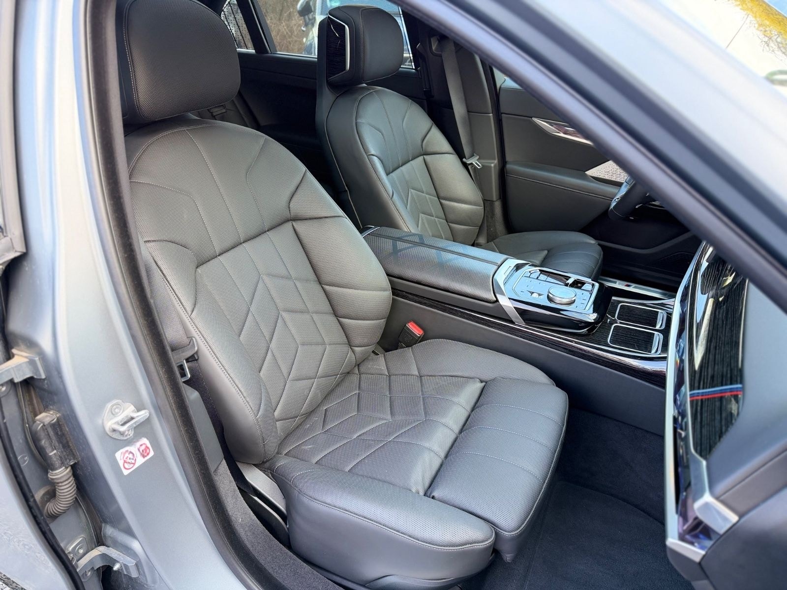 BMW 740 d xDrive M Sport+LED+PANO+LEDER+B&W+STAND foto 17