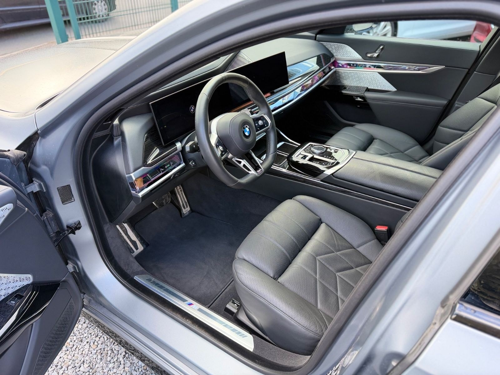 BMW 740 d xDrive M Sport+LED+PANO+LEDER+B&W+STAND foto 9