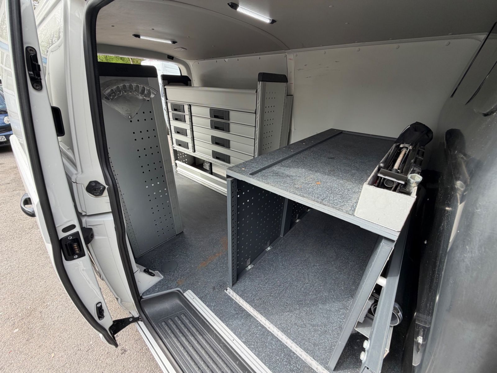 Volkswagen T6.1 Transporter Kasten L2 *BOTT REGALE*KAMERA* foto 11