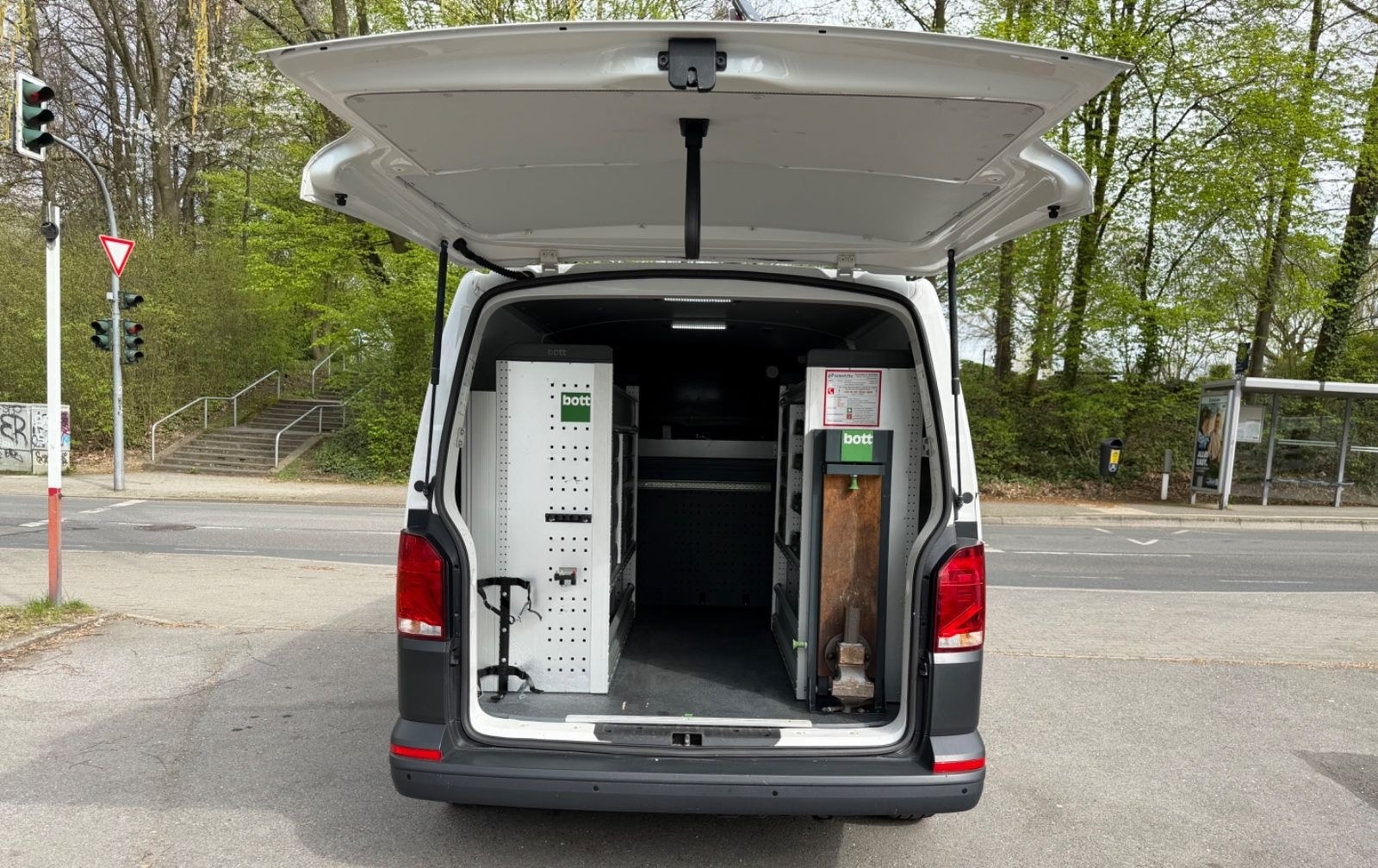 Volkswagen T6.1 Transporter Kasten L2 *BOTT REGALE*KAMERA* foto 13