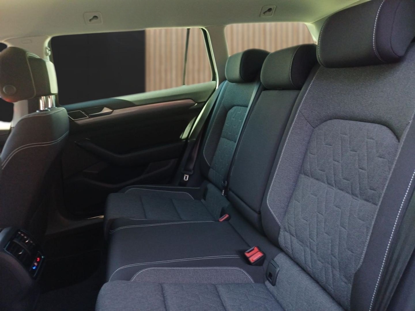 Volkswagen Passat 2.0 TDI ''Business''  schwenkb. AHK+el. H foto 11