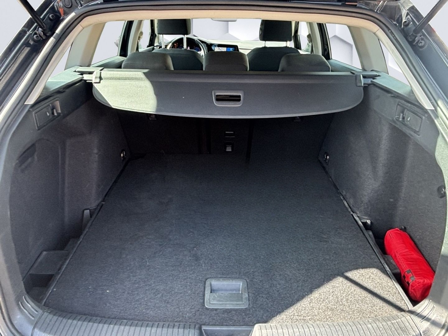 Volkswagen Golf VIII Life 2.0 TDI SCR DSG LED ACC PDC Stand foto 18