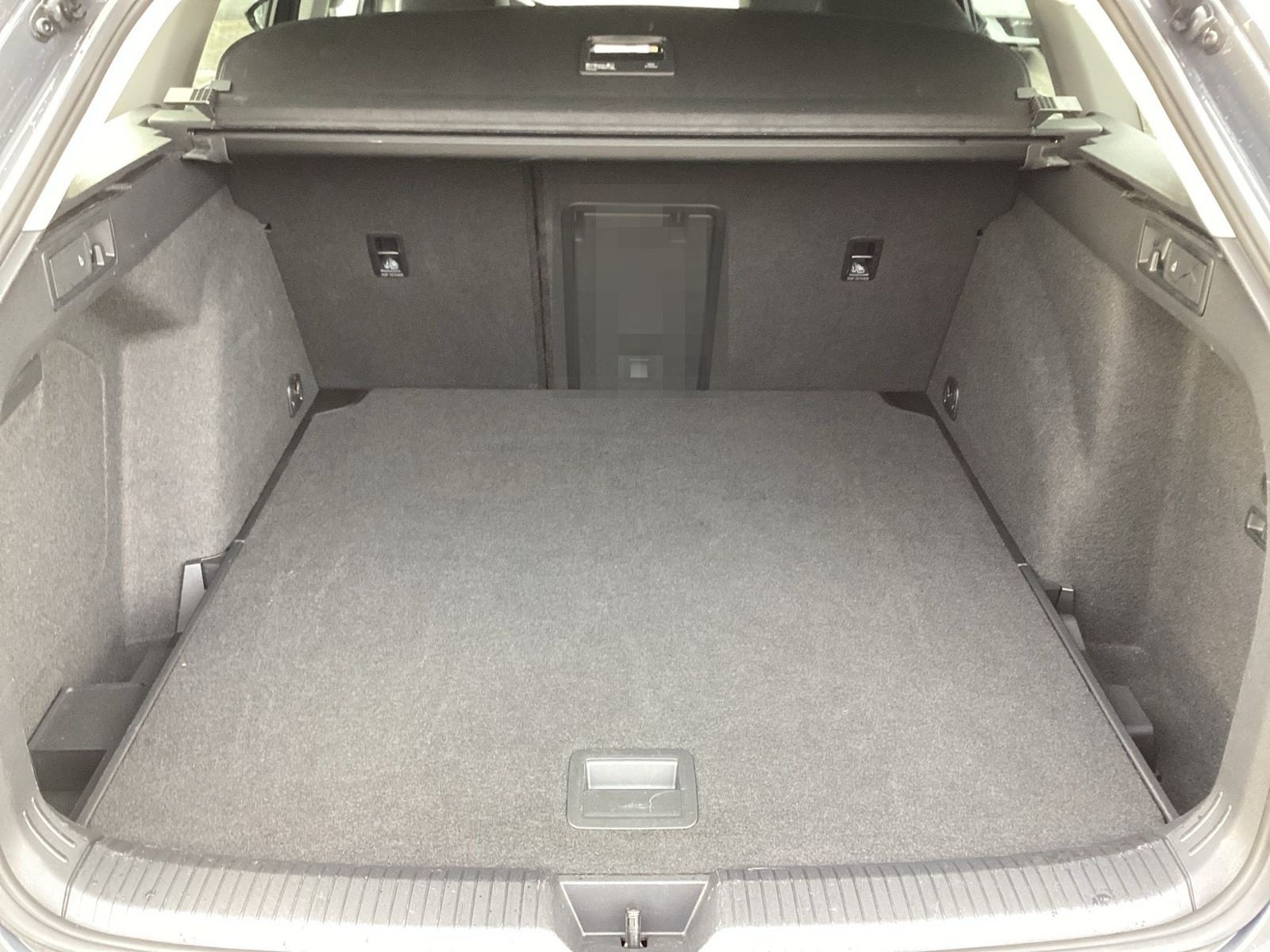 Volkswagen Golf VIII Variant 2.0 TDI DSG LIFE +AHK +LED +AC foto 15