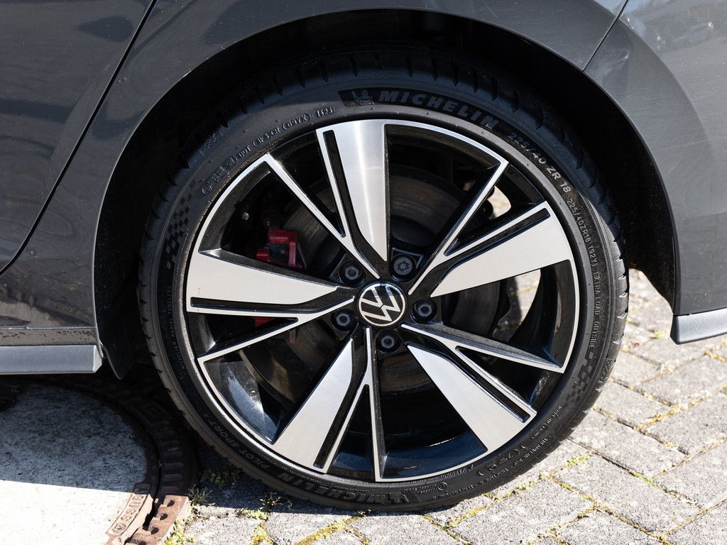 Volkswagen Golf VIII GTE 1.4 TSI eHybrid LED STANDHZ NAVI foto 9