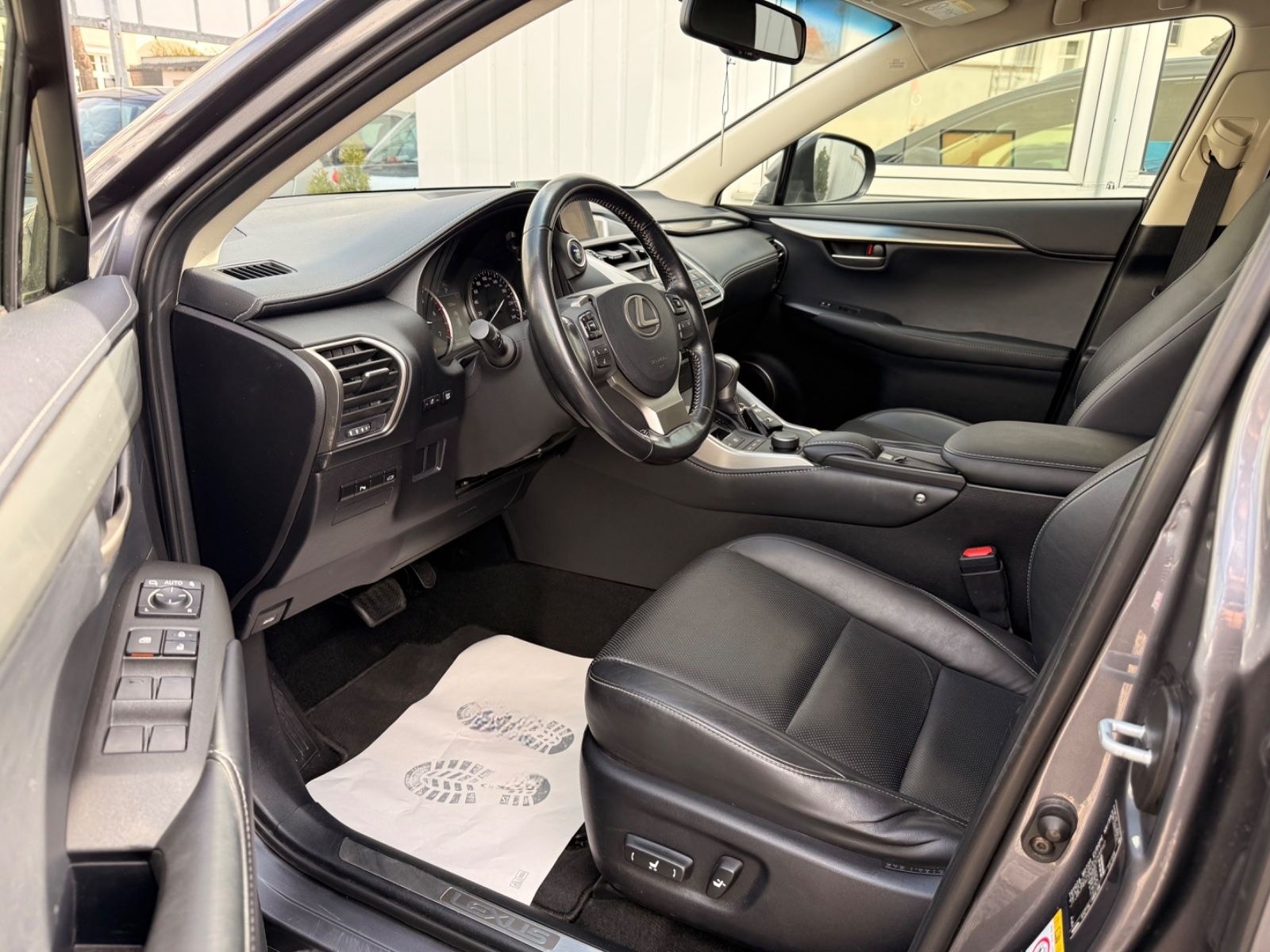 Lexus NX300h 4x4 Executive Line*1.HAND/KAMERA/LEDER* foto 10