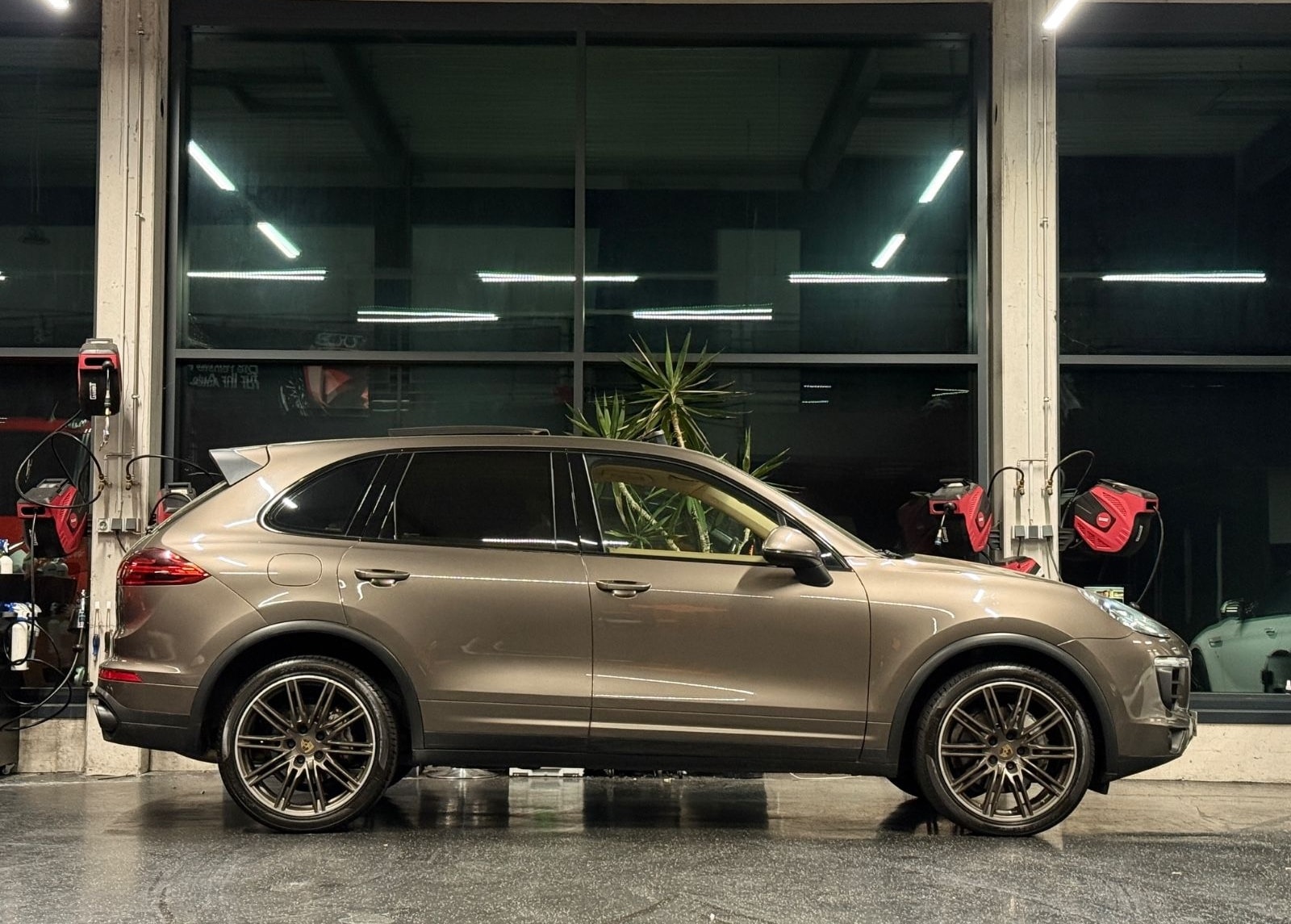 Porsche Cayenne S 4,2 | Pano | Bose | LED | R.Kamera foto 3
