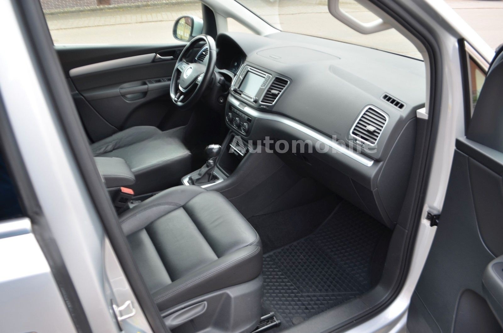 Volkswagen Sharan 1,4 DSG/ 1.Hd/AHK/Leder/Xenon/Kamera foto 17