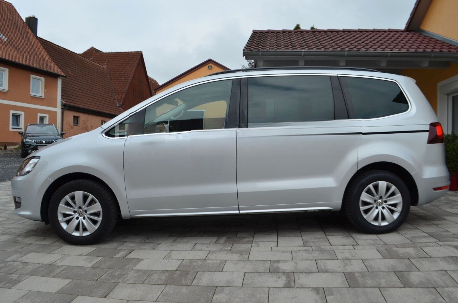 Volkswagen Sharan 1,4 DSG/ 1.Hd/AHK/Leder/Xenon/Kamera foto 5