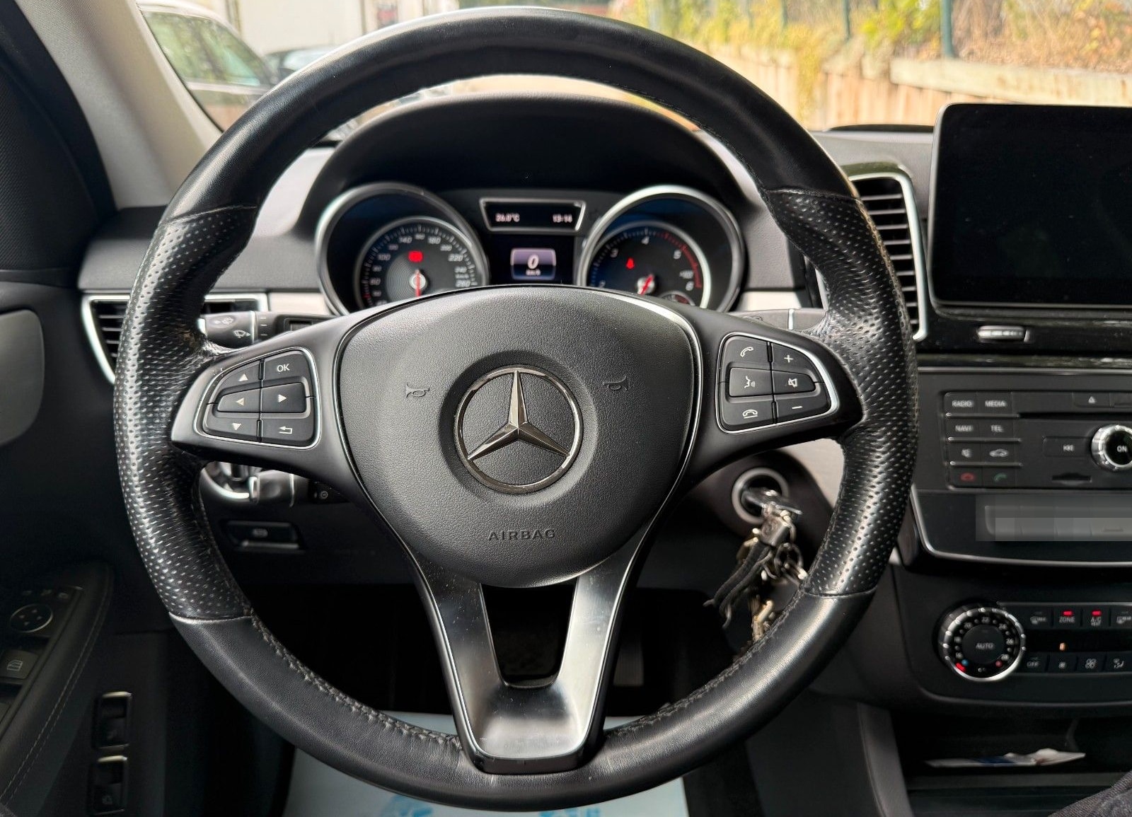 Mercedes-Benz GLE 350 3,0d 4Matic AMG Rückfahrk. LED AHK 84tKm foto 13