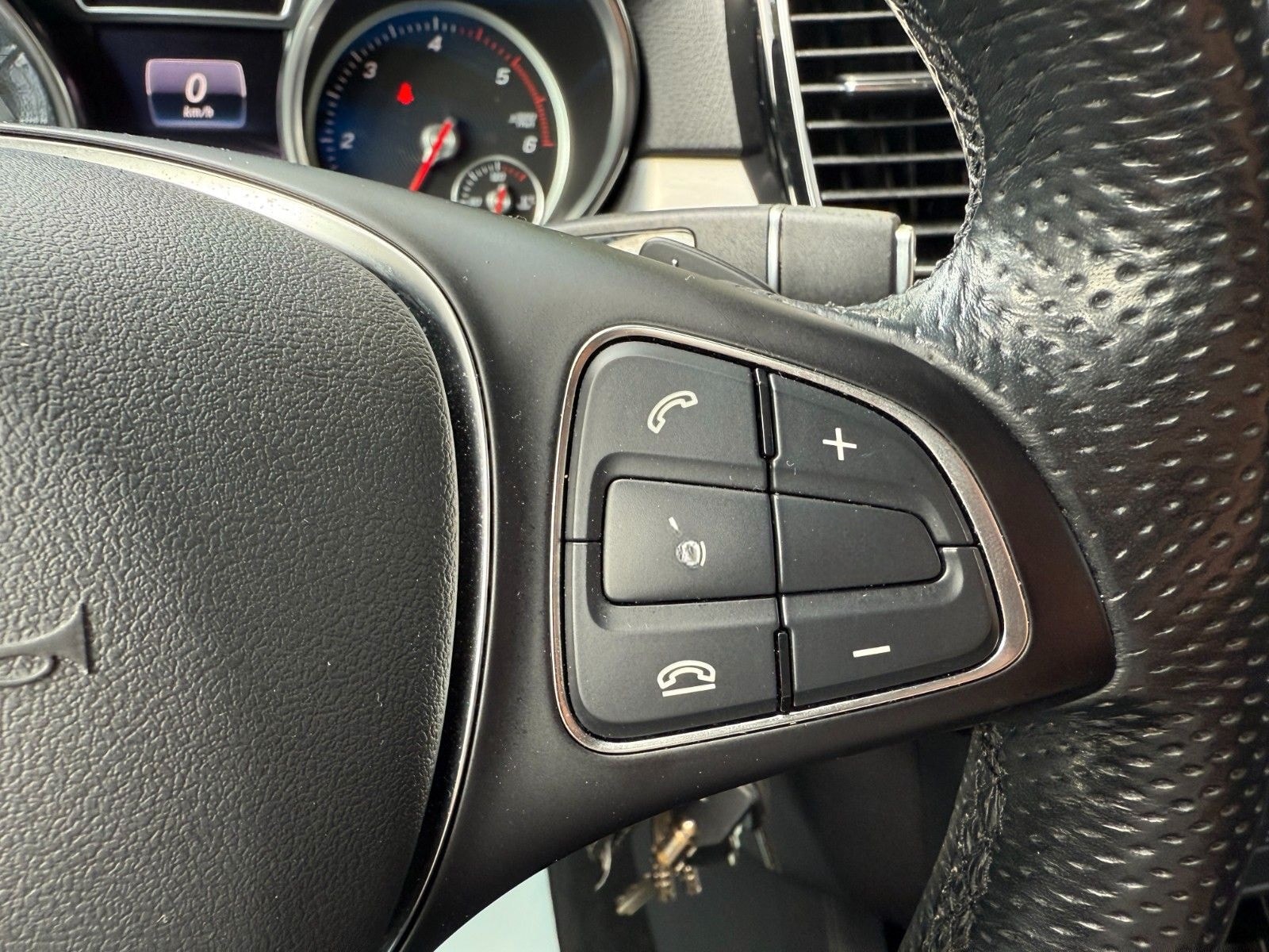 Mercedes-Benz GLE 350 3,0d 4Matic AMG Rückfahrk. LED AHK 84tKm foto 15