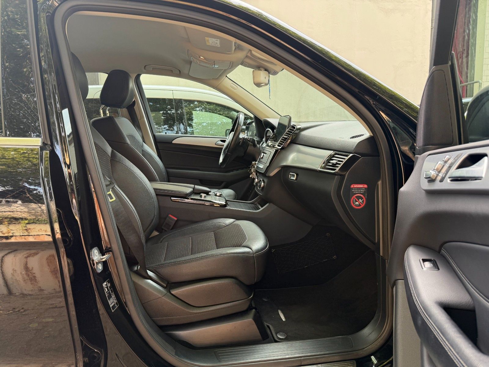 Mercedes-Benz GLE 350 3,0d 4Matic AMG Rückfahrk. LED AHK 84tKm foto 9