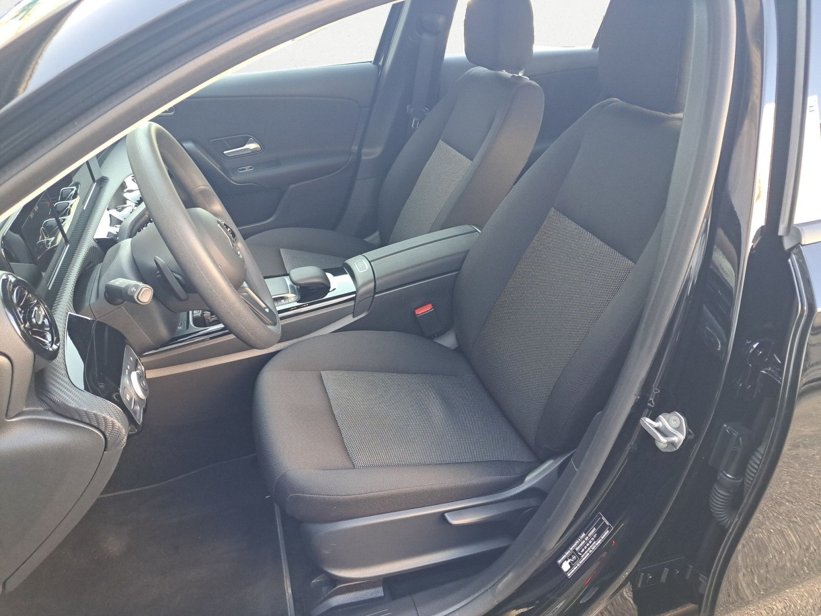 Mercedes-Benz A 180 d Aut. SPUR+KAMERA+SITZHZ+NAVI+TEMPOMAT foto 14