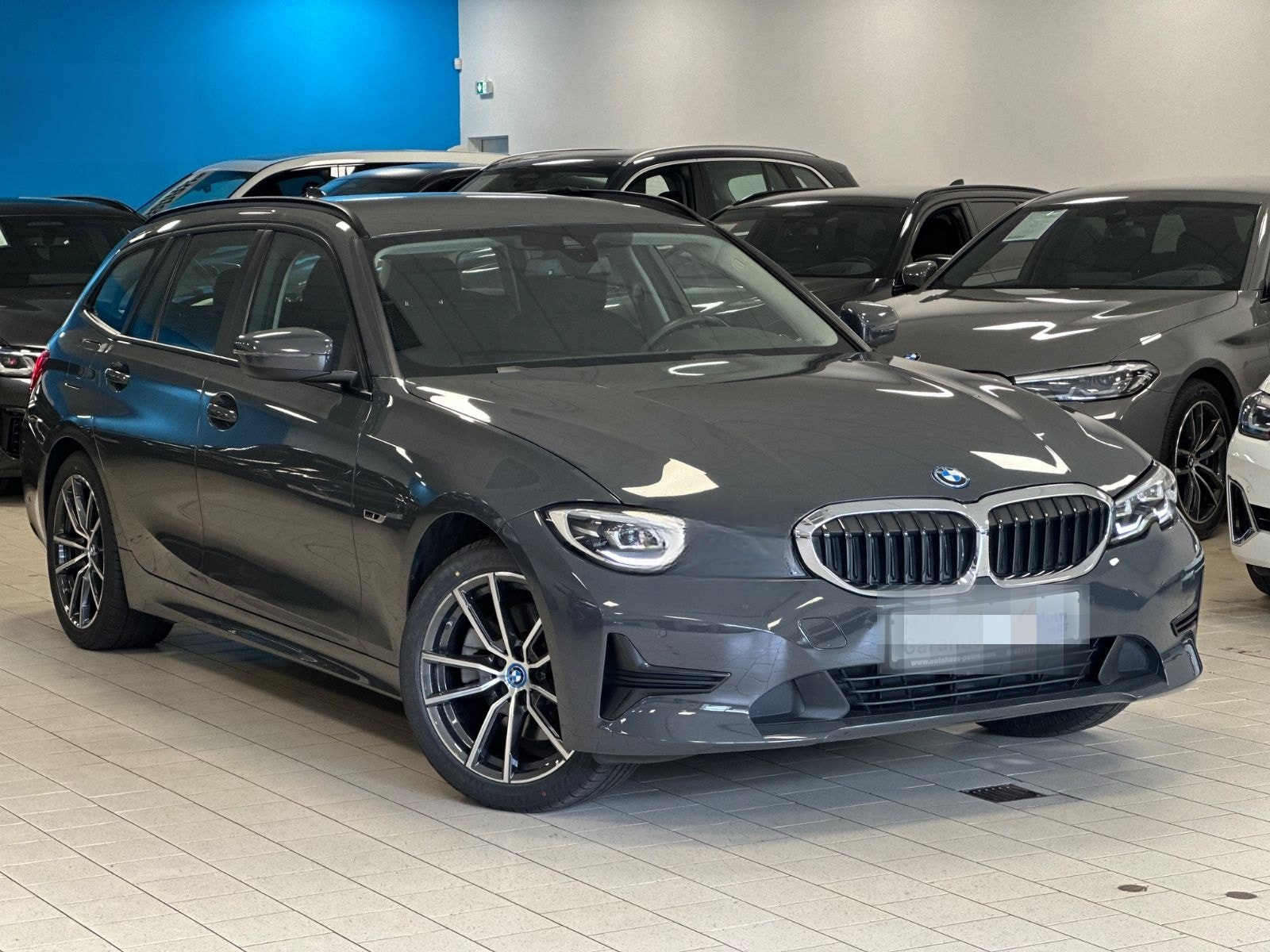 BMW 320e Advantage SAG/Navi/ParkAss/Tempomat/Hi-Fi