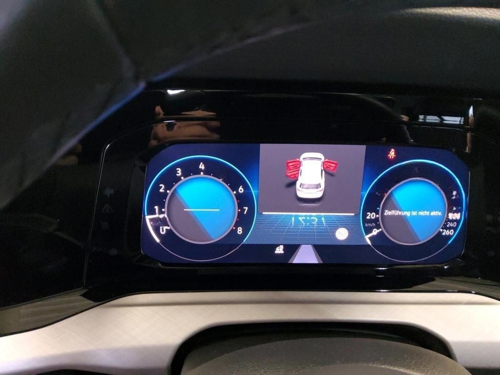 Volkswagen Golf VIII 1.5 TSI Life foto 13